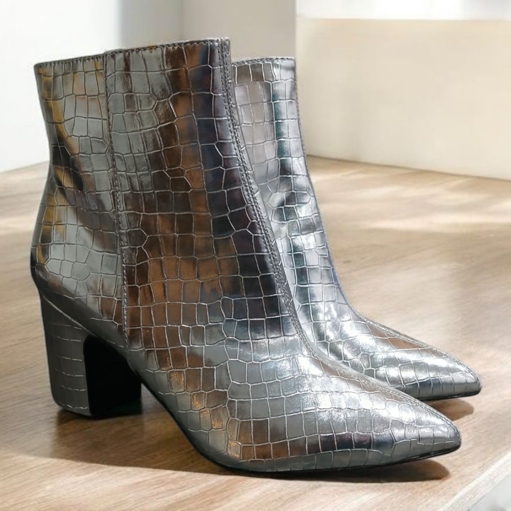 Aldo Metallic Silver Boots Heels Crocodile Skin Pointed Toe Womans 6.5 Steampunk